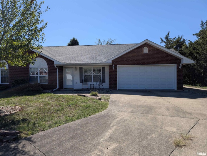 3211 CHEROKEE Drive, Marion, Illinois 62959, 2 Bedrooms Bedrooms, 0 ,2 BathroomsBathrooms,Residential,For Sale,CHEROKEE,0,RMAQC4268202
