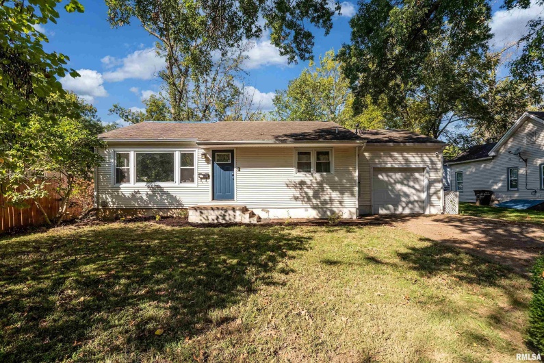 620 ALMOND Street, Carbondale, Illinois 62901, 2 Bedrooms Bedrooms, 0 ,2 BathroomsBathrooms,Residential,For Sale,ALMOND,0,RMAEB460058