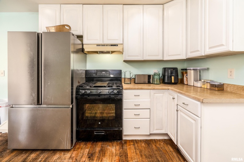 620 ALMOND Street, Carbondale, Illinois 62901, 2 Bedrooms Bedrooms, 0 ,2 BathroomsBathrooms,Residential,For Sale,ALMOND,0,RMAEB460058