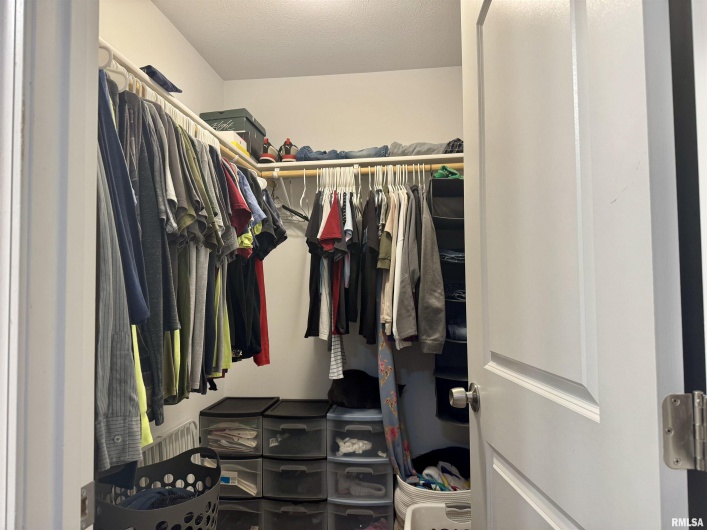504 MECHANIC Street, Marion, Illinois 62959, 3 Bedrooms Bedrooms, 0 ,2 BathroomsBathrooms,Residential,For Sale,MECHANIC,0,RMAQC4268095