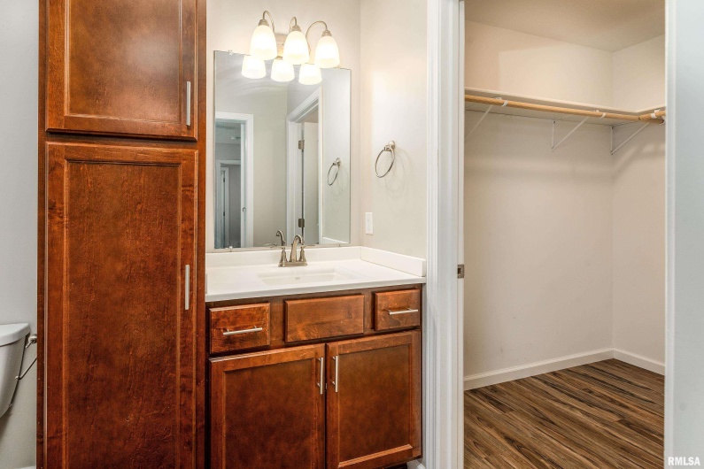 504 MECHANIC Street, Marion, Illinois 62959, 3 Bedrooms Bedrooms, 0 ,2 BathroomsBathrooms,Residential,For Sale,MECHANIC,0,RMAQC4268095