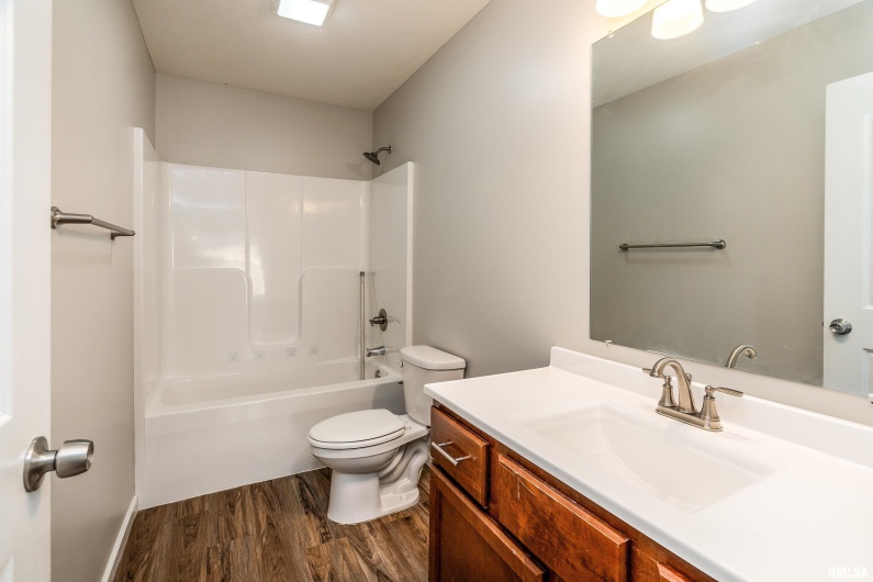 504 MECHANIC Street, Marion, Illinois 62959, 3 Bedrooms Bedrooms, 0 ,2 BathroomsBathrooms,Residential,For Sale,MECHANIC,0,RMAQC4268095