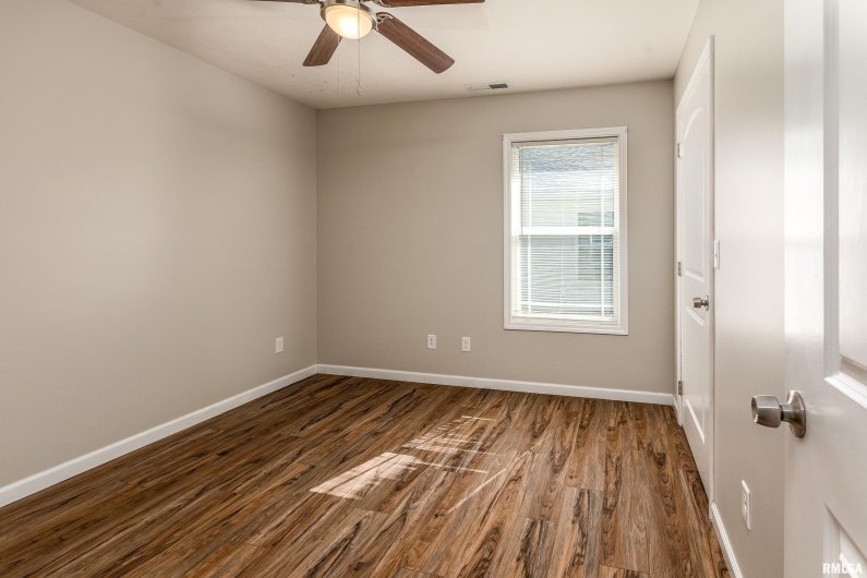 504 MECHANIC Street, Marion, Illinois 62959, 3 Bedrooms Bedrooms, 0 ,2 BathroomsBathrooms,Residential,For Sale,MECHANIC,0,RMAQC4268095