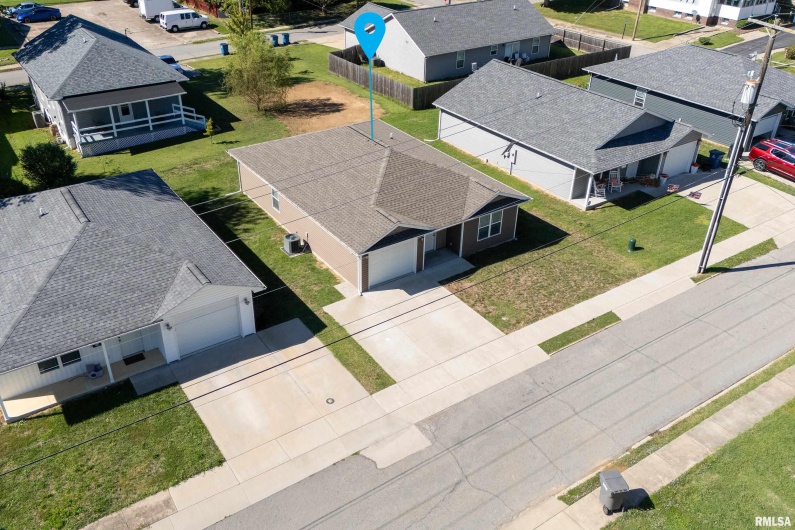 504 MECHANIC Street, Marion, Illinois 62959, 3 Bedrooms Bedrooms, 0 ,2 BathroomsBathrooms,Residential,For Sale,MECHANIC,0,RMAQC4268095