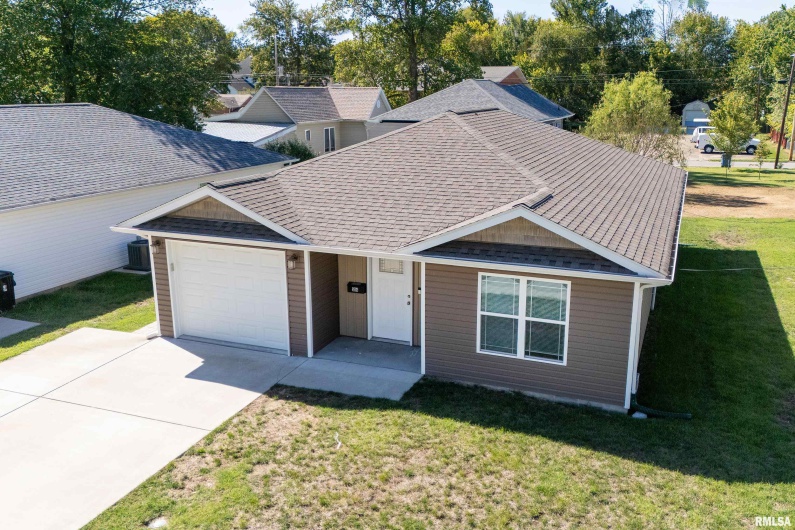 504 MECHANIC Street, Marion, Illinois 62959, 3 Bedrooms Bedrooms, 0 ,2 BathroomsBathrooms,Residential,For Sale,MECHANIC,0,RMAQC4268095