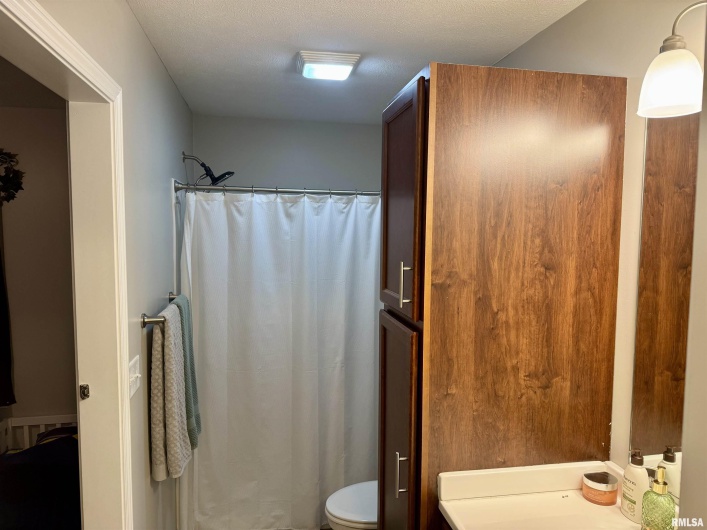 504 MECHANIC Street, Marion, Illinois 62959, 3 Bedrooms Bedrooms, 0 ,2 BathroomsBathrooms,Residential,For Sale,MECHANIC,0,RMAQC4268095
