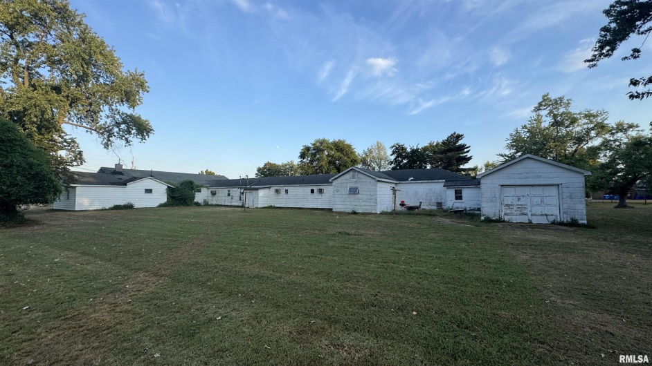 1950 ILLINOIS Avenue, Carbondale, Illinois 62901, 0 , 0 ,0,Residential Income,For Sale,ILLINOIS,0,RMAQC4268233