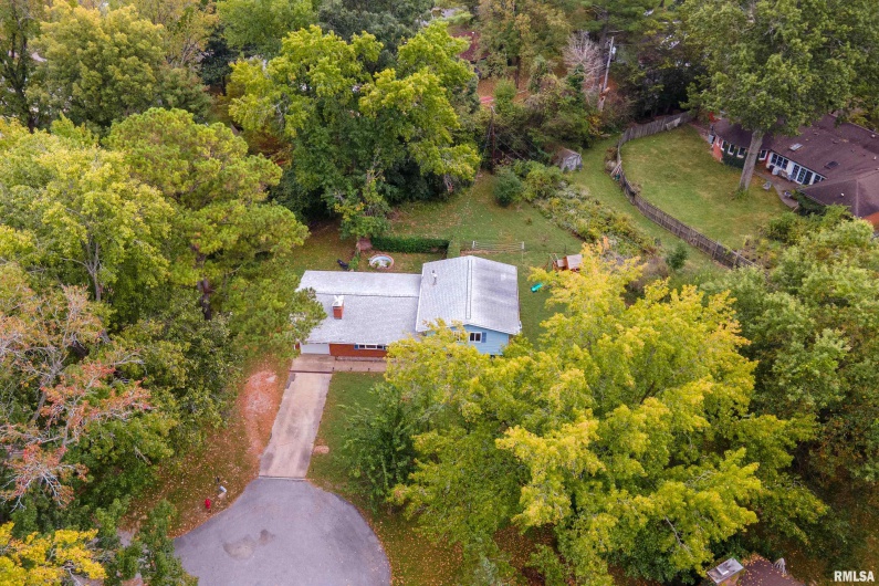 1301 COURT Street, Carbondale, Illinois 62901, 3 Bedrooms Bedrooms, 0 ,1 BathroomBathrooms,Residential,For Sale,COURT,0,RMAEB460069