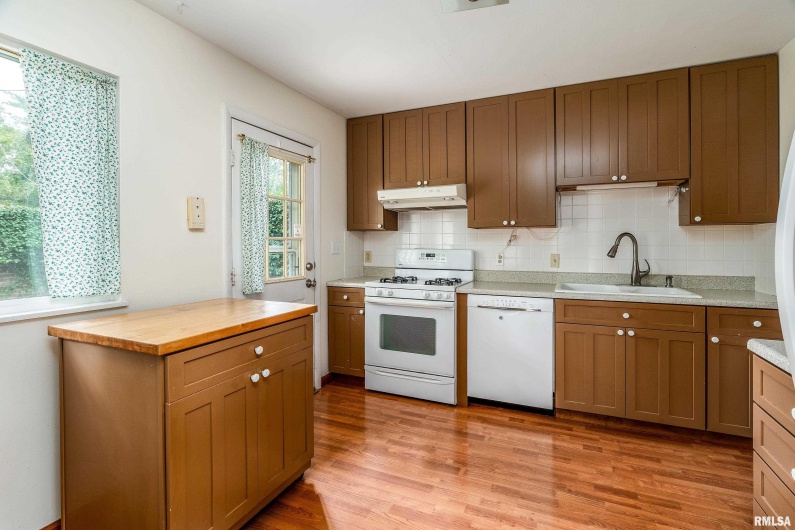 1301 COURT Street, Carbondale, Illinois 62901, 3 Bedrooms Bedrooms, 0 ,1 BathroomBathrooms,Residential,For Sale,COURT,0,RMAEB460069