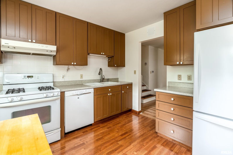 1301 COURT Street, Carbondale, Illinois 62901, 3 Bedrooms Bedrooms, 0 ,1 BathroomBathrooms,Residential,For Sale,COURT,0,RMAEB460069
