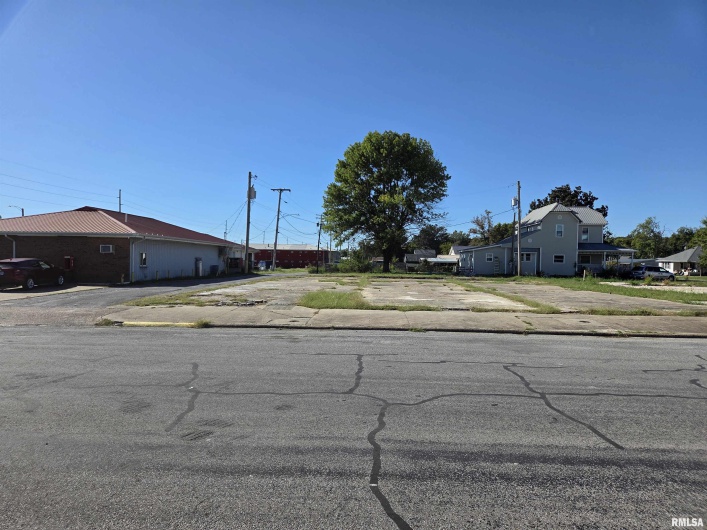 149 LINCOLN Boulevard, Shawneetown, Illinois 62984, 0 , 0 ,0,Land,For Sale,LINCOLN,0,RMAEB460070