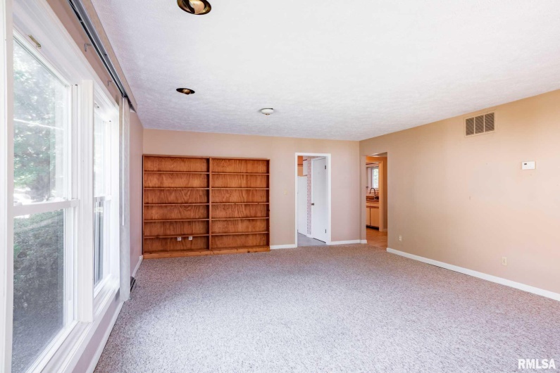 109 Weisbrook Lane, Carterville, Illinois 62918, 3 Bedrooms Bedrooms, 0 ,1 BathroomBathrooms,Residential,For Sale,Weisbrook,0,RMAQC4268242