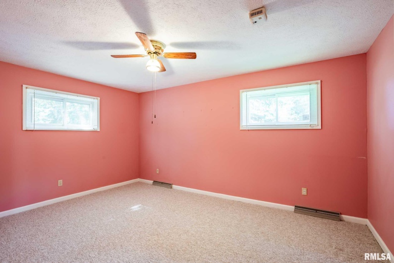 109 Weisbrook Lane, Carterville, Illinois 62918, 3 Bedrooms Bedrooms, 0 ,1 BathroomBathrooms,Residential,For Sale,Weisbrook,0,RMAQC4268242