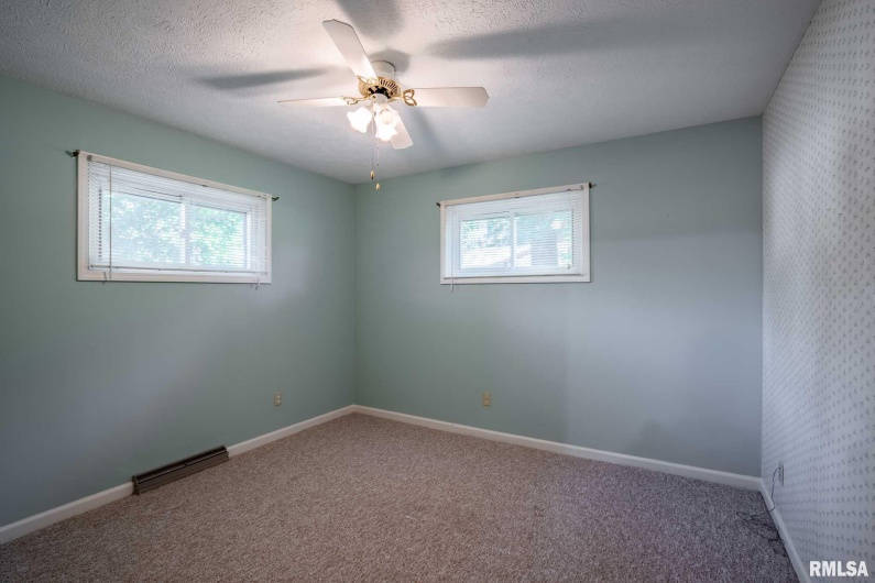 109 Weisbrook Lane, Carterville, Illinois 62918, 3 Bedrooms Bedrooms, 0 ,1 BathroomBathrooms,Residential,For Sale,Weisbrook,0,RMAQC4268242