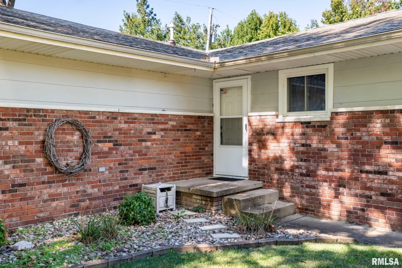 109 Weisbrook Lane, Carterville, Illinois 62918, 3 Bedrooms Bedrooms, 0 ,1 BathroomBathrooms,Residential,For Sale,Weisbrook,0,RMAQC4268242