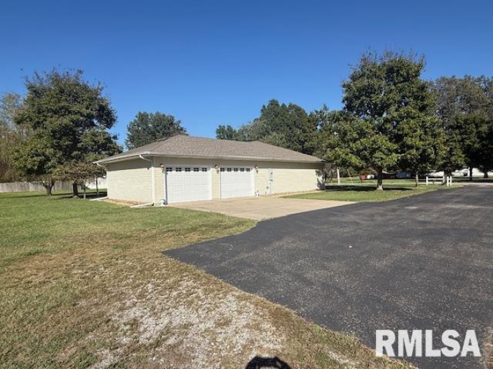 602 33RD Street, Herrin, Illinois 62948, 3 Bedrooms Bedrooms, 0 ,2 BathroomsBathrooms,Residential,For Sale,33RD,0,RMAEB460076