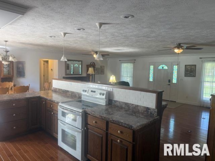 602 33RD Street, Herrin, Illinois 62948, 3 Bedrooms Bedrooms, 0 ,2 BathroomsBathrooms,Residential,For Sale,33RD,0,RMAEB460076