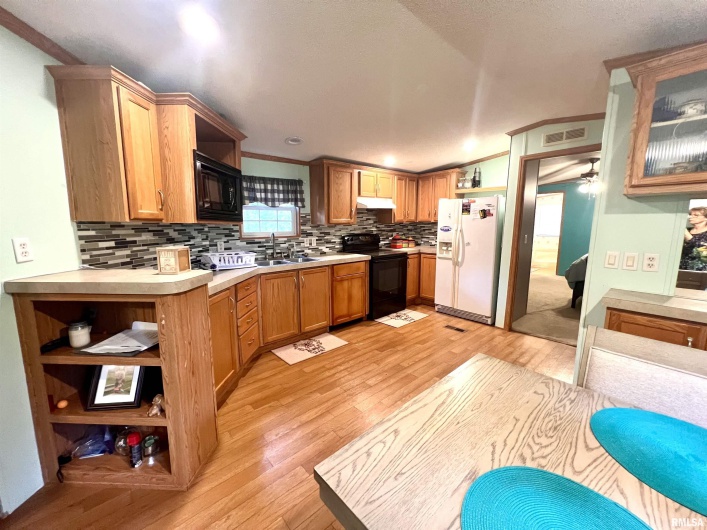 2076 Herrin Road, Carterville, Illinois 62918, 3 Bedrooms Bedrooms, 0 ,2 BathroomsBathrooms,Residential,For Sale,Herrin,0,RMAEB455320