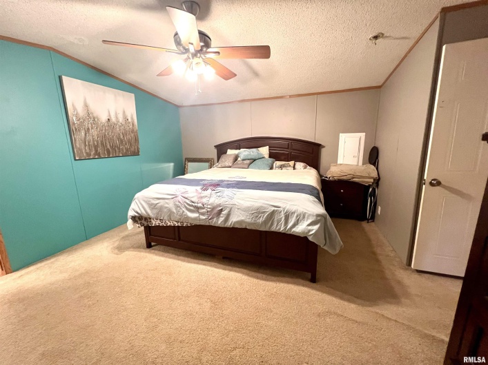 2076 Herrin Road, Carterville, Illinois 62918, 3 Bedrooms Bedrooms, 0 ,2 BathroomsBathrooms,Residential,For Sale,Herrin,0,RMAEB455320