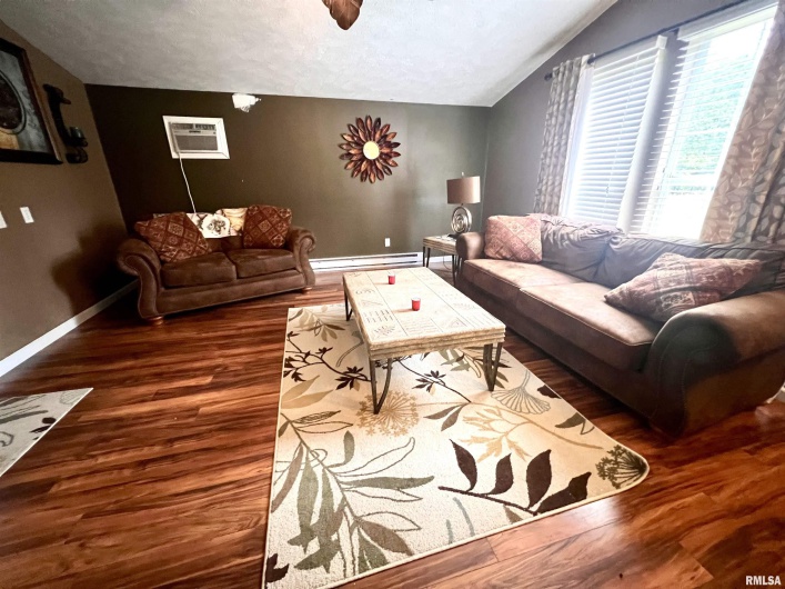 2076 Herrin Road, Carterville, Illinois 62918, 3 Bedrooms Bedrooms, 0 ,2 BathroomsBathrooms,Residential,For Sale,Herrin,0,RMAEB455320
