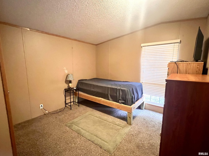 2076 Herrin Road, Carterville, Illinois 62918, 3 Bedrooms Bedrooms, 0 ,2 BathroomsBathrooms,Residential,For Sale,Herrin,0,RMAEB455320