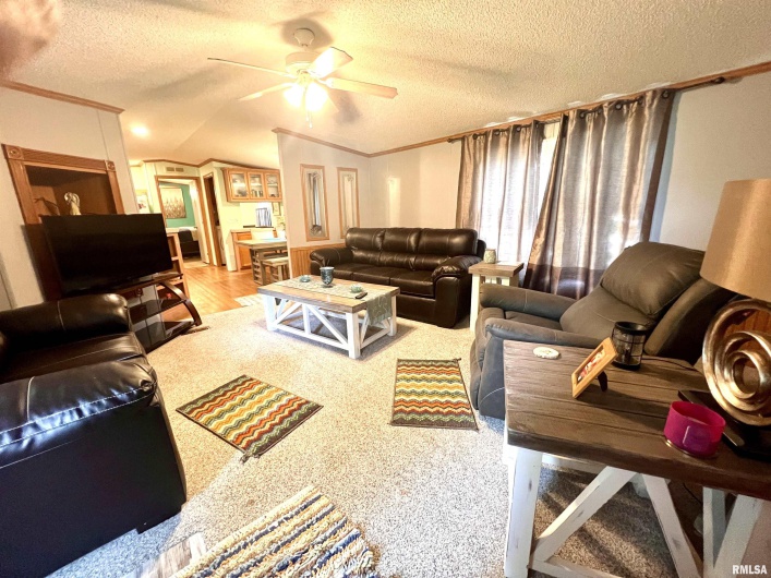 2076 Herrin Road, Carterville, Illinois 62918, 3 Bedrooms Bedrooms, 0 ,2 BathroomsBathrooms,Residential,For Sale,Herrin,0,RMAEB455320
