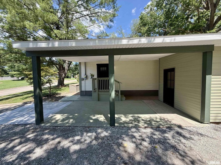 507 GRAND Road, Carterville, Illinois 62918, 4 Bedrooms Bedrooms, 0 ,2 BathroomsBathrooms,Residential,For Sale,GRAND,0,RMAQC4264942