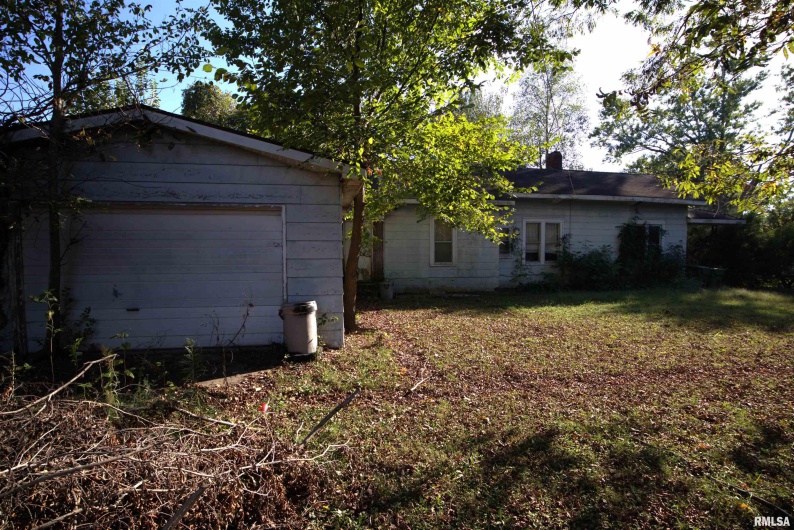 106 1ST Street, Elkville, Illinois 62932, 3 Bedrooms Bedrooms, 0 ,1 BathroomBathrooms,Residential,For Sale,1ST,0,RMAQC4268271