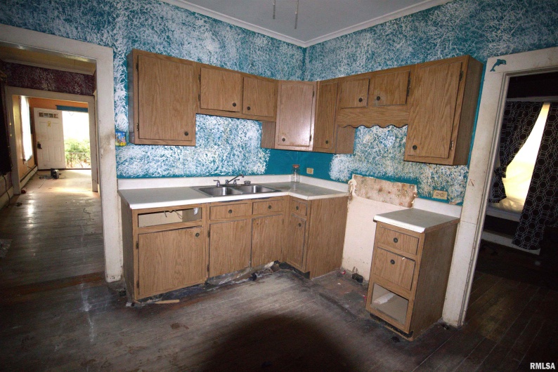 106 1ST Street, Elkville, Illinois 62932, 3 Bedrooms Bedrooms, 0 ,1 BathroomBathrooms,Residential,For Sale,1ST,0,RMAQC4268271