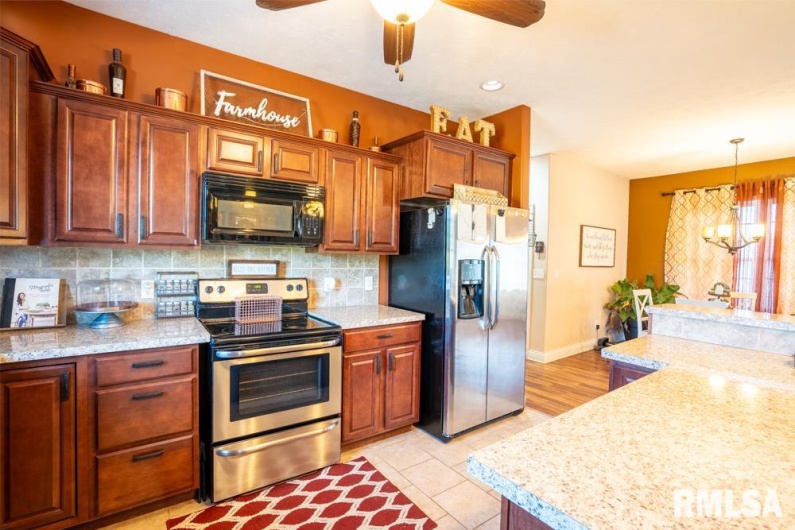 411 Bhrett Drive, Energy, Illinois 62933, 3 Bedrooms Bedrooms, 0 ,2 BathroomsBathrooms,Residential,For Sale,Bhrett,0,RMAQC4268275