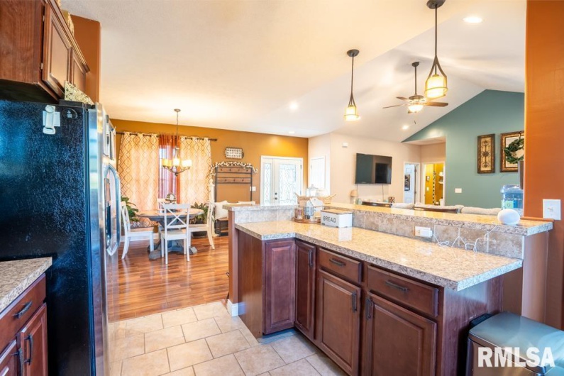411 Bhrett Drive, Energy, Illinois 62933, 3 Bedrooms Bedrooms, 0 ,2 BathroomsBathrooms,Residential,For Sale,Bhrett,0,RMAQC4268275