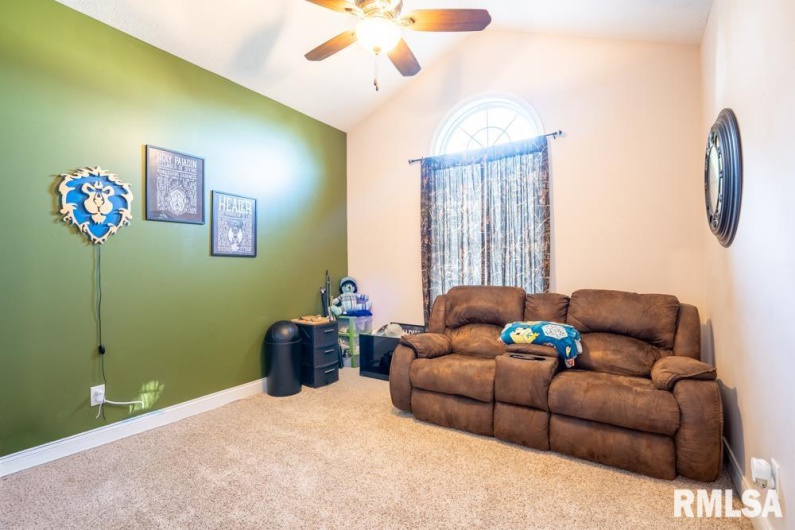 411 Bhrett Drive, Energy, Illinois 62933, 3 Bedrooms Bedrooms, 0 ,2 BathroomsBathrooms,Residential,For Sale,Bhrett,0,RMAQC4268275