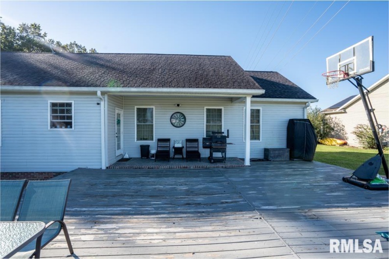 411 Bhrett Drive, Energy, Illinois 62933, 3 Bedrooms Bedrooms, 0 ,2 BathroomsBathrooms,Residential,For Sale,Bhrett,0,RMAQC4268275