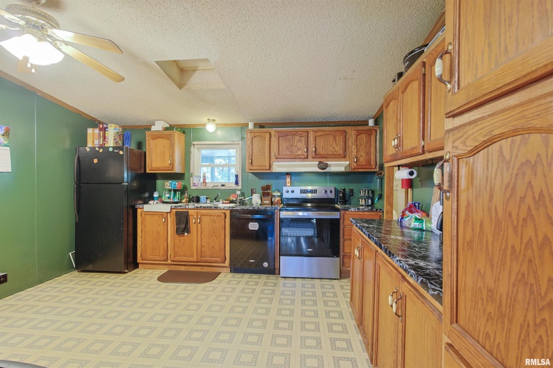 1071 State Highway 145 N Route, Simpson, Illinois 62985, 3 Bedrooms Bedrooms, 0 ,2 BathroomsBathrooms,Residential,For Sale,State Highway 145 N,0,RMAEB460086