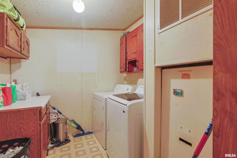 1071 State Highway 145 N Route, Simpson, Illinois 62985, 3 Bedrooms Bedrooms, 0 ,2 BathroomsBathrooms,Residential,For Sale,State Highway 145 N,0,RMAEB460086