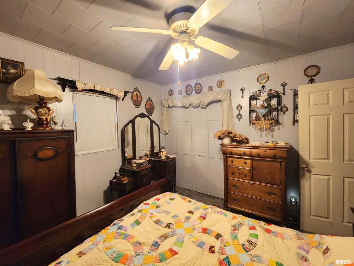 413 8TH Street, Herrin, Illinois 62948-3306, 3 Bedrooms Bedrooms, 0 ,1 BathroomBathrooms,Residential,For Sale,8TH,0,RMAEB459670