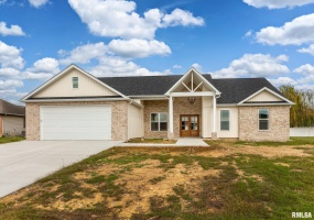 1106 HORIZON Drive, Marion, Illinois 62959, 4 Bedrooms Bedrooms, 0 ,2 BathroomsBathrooms,Residential,For Sale,HORIZON,0,RMAQC4268304