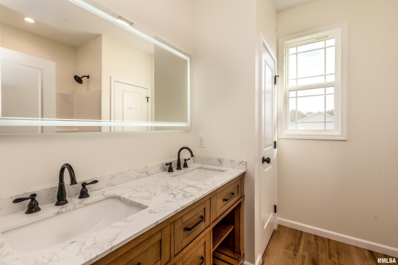 1106 HORIZON Drive, Marion, Illinois 62959, 4 Bedrooms Bedrooms, 0 ,2 BathroomsBathrooms,Residential,For Sale,HORIZON,0,RMAQC4268304