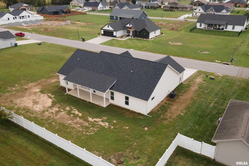 1106 HORIZON Drive, Marion, Illinois 62959, 4 Bedrooms Bedrooms, 0 ,2 BathroomsBathrooms,Residential,For Sale,HORIZON,0,RMAQC4268304