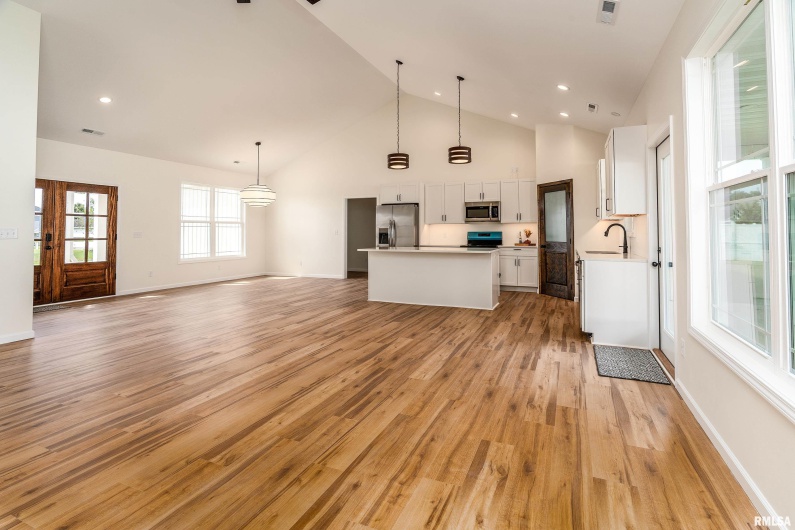 1106 HORIZON Drive, Marion, Illinois 62959, 4 Bedrooms Bedrooms, 0 ,2 BathroomsBathrooms,Residential,For Sale,HORIZON,0,RMAQC4268304