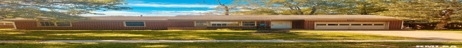 Residential For Sale 702 DIXON Avenue, Carbondale, Illinois 62901, 3 Bedrooms Bedrooms, 0 ,2 BathroomsBathrooms,Residential,For Sale,DIXON,0,RMAEB459986