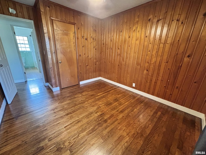 702 DIXON Avenue, Carbondale, Illinois 62901, 3 Bedrooms Bedrooms, 0 ,2 BathroomsBathrooms,Residential,For Sale,DIXON,0,RMAEB459986