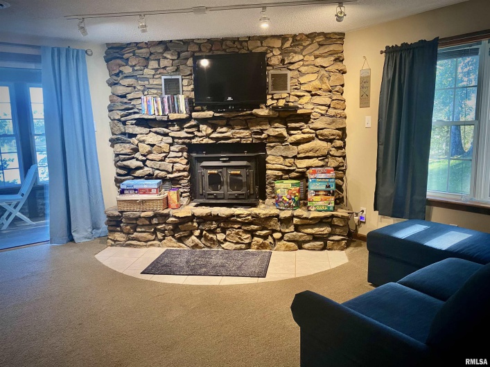 135 OAK Circle, Goreville, Illinois 62939, 3 Bedrooms Bedrooms, 0 ,2 BathroomsBathrooms,Residential,For Sale,OAK,0,RMAQC4268308
