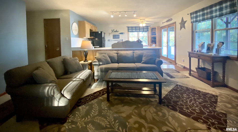 135 OAK Circle, Goreville, Illinois 62939, 3 Bedrooms Bedrooms, 0 ,2 BathroomsBathrooms,Residential,For Sale,OAK,0,RMAQC4268308
