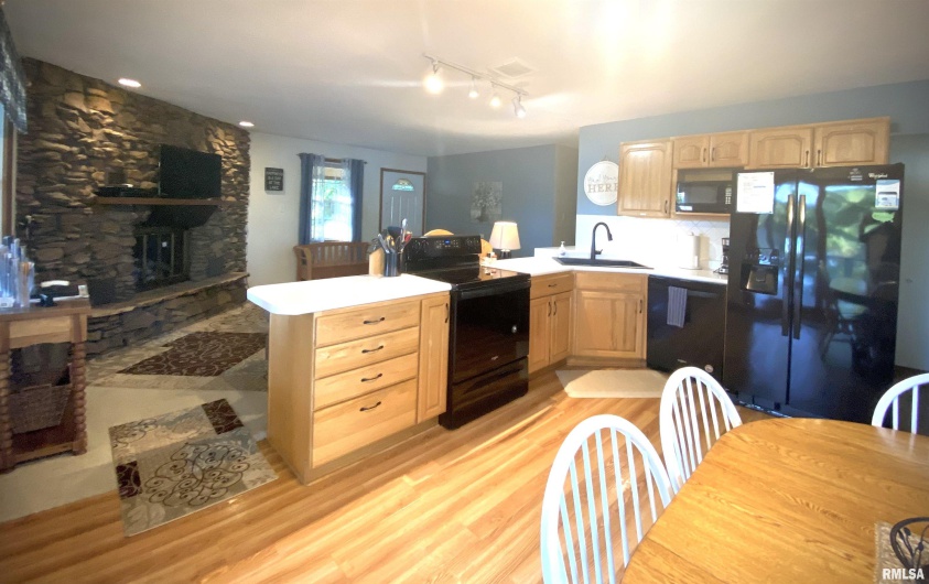 135 OAK Circle, Goreville, Illinois 62939, 3 Bedrooms Bedrooms, 0 ,2 BathroomsBathrooms,Residential,For Sale,OAK,0,RMAQC4268308