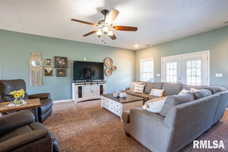 181 HANOVER Lane, Murphysboro, Illinois 62966, 4 Bedrooms Bedrooms, 0 ,3 BathroomsBathrooms,Residential,For Sale,HANOVER,0,RMAQC4268310