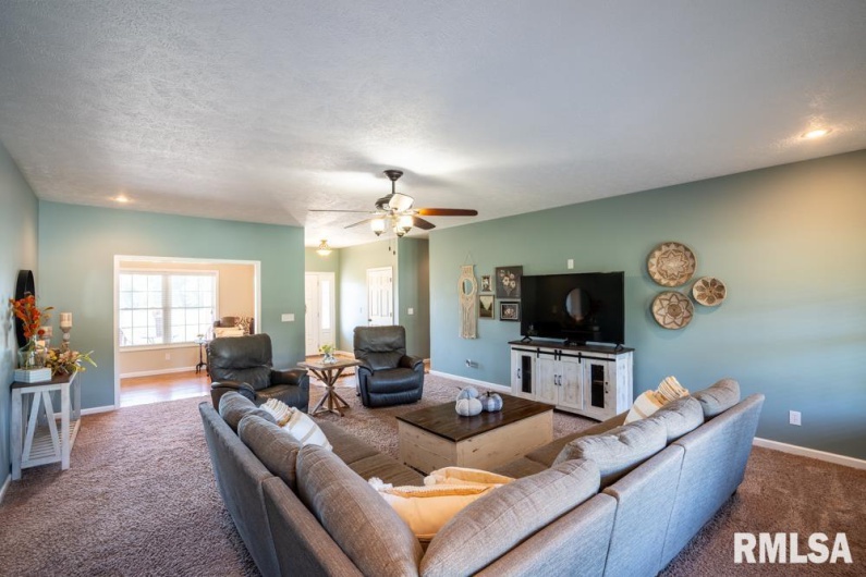 181 HANOVER Lane, Murphysboro, Illinois 62966, 4 Bedrooms Bedrooms, 0 ,3 BathroomsBathrooms,Residential,For Sale,HANOVER,0,RMAQC4268310