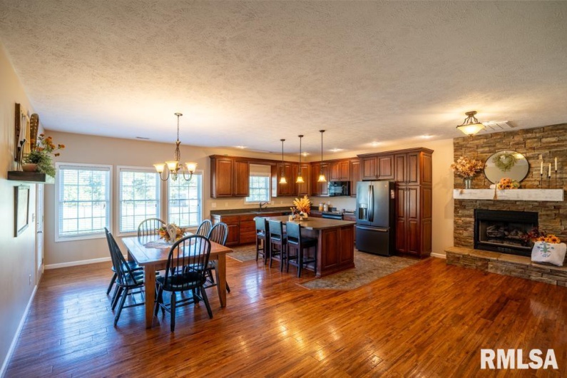 181 HANOVER Lane, Murphysboro, Illinois 62966, 4 Bedrooms Bedrooms, 0 ,3 BathroomsBathrooms,Residential,For Sale,HANOVER,0,RMAQC4268310