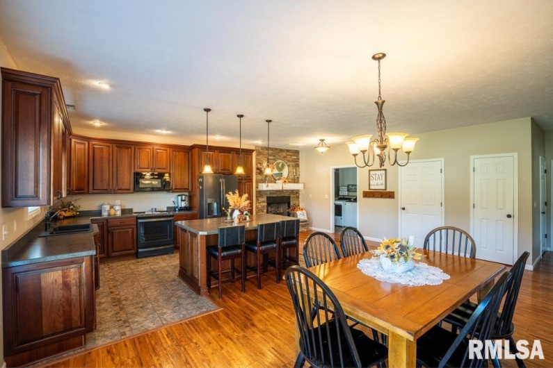 181 HANOVER Lane, Murphysboro, Illinois 62966, 4 Bedrooms Bedrooms, 0 ,3 BathroomsBathrooms,Residential,For Sale,HANOVER,0,RMAQC4268310