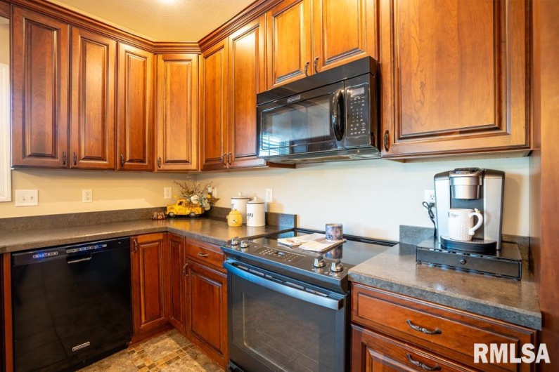 181 HANOVER Lane, Murphysboro, Illinois 62966, 4 Bedrooms Bedrooms, 0 ,3 BathroomsBathrooms,Residential,For Sale,HANOVER,0,RMAQC4268310